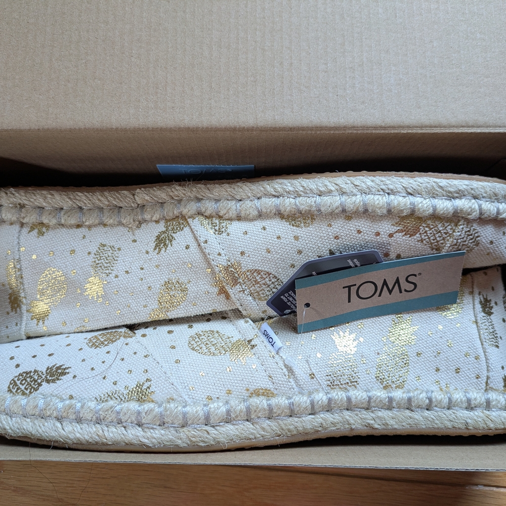 TOMS Pineapple Gold Leaf shoes